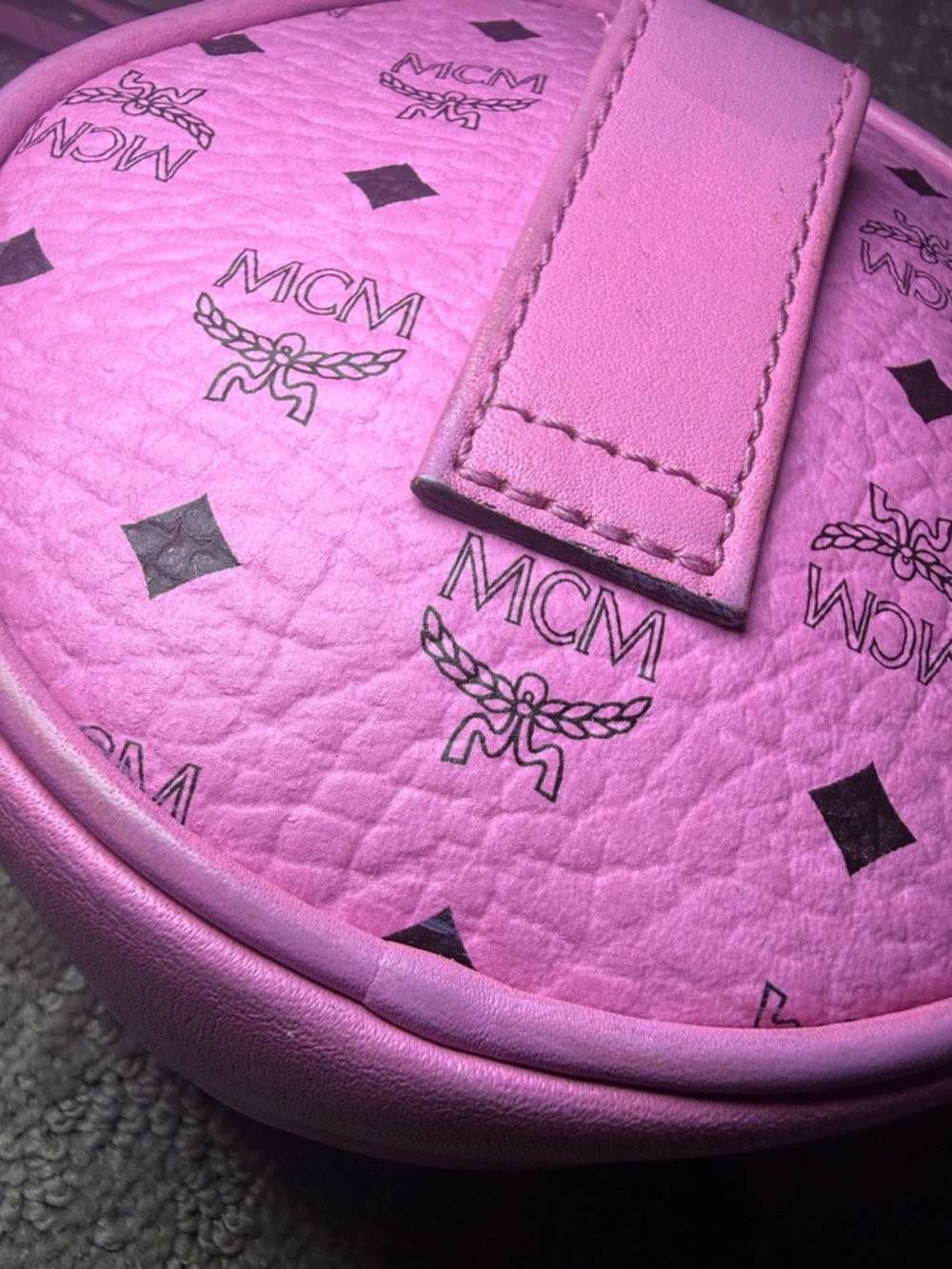 MCM Pink Rabbit Round Crossbody Tambourine Bag Visetos Tassel Chain Rare - Picture 6 of 13